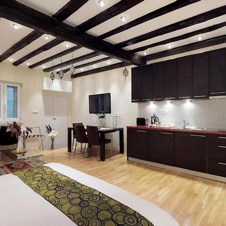 Diocletian Studio Apartments Split Bagian luar foto