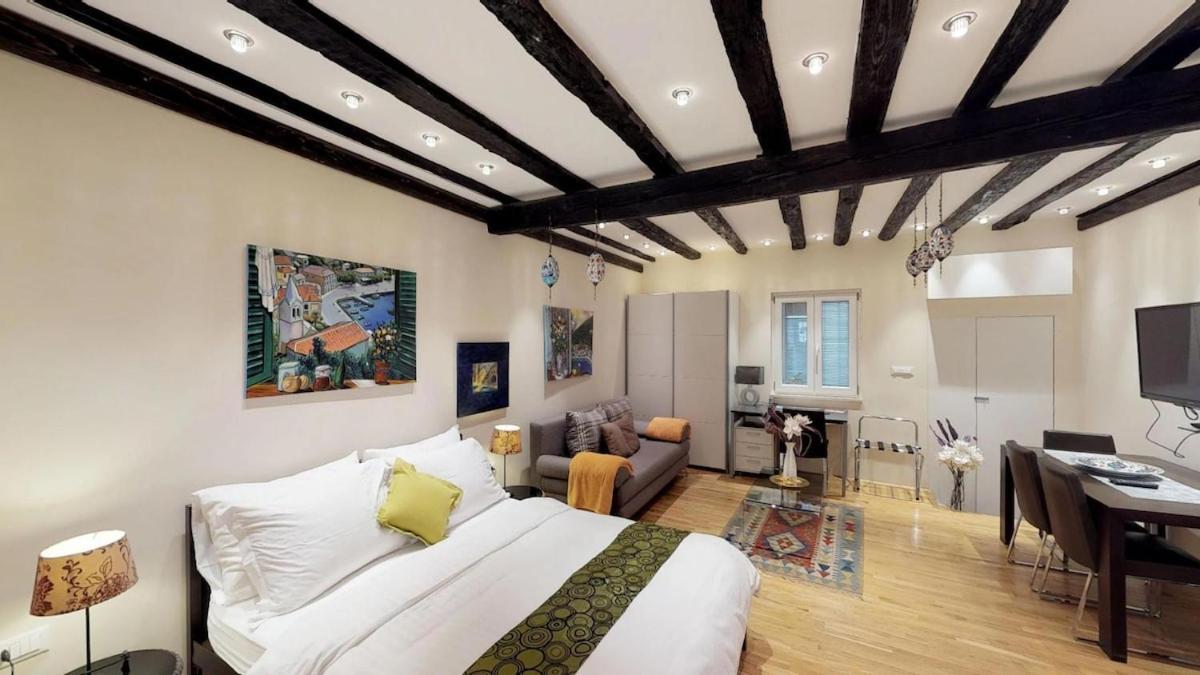Diocletian Studio Apartments Split Bagian luar foto