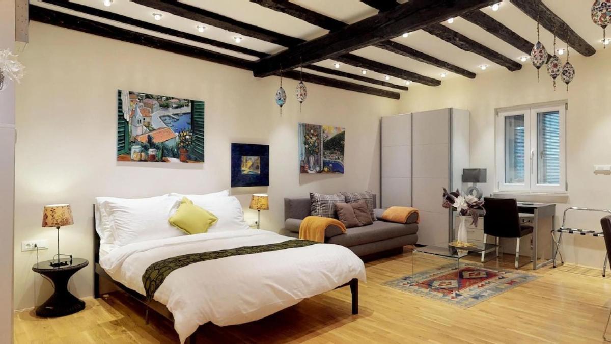 Diocletian Studio Apartments Split Bagian luar foto