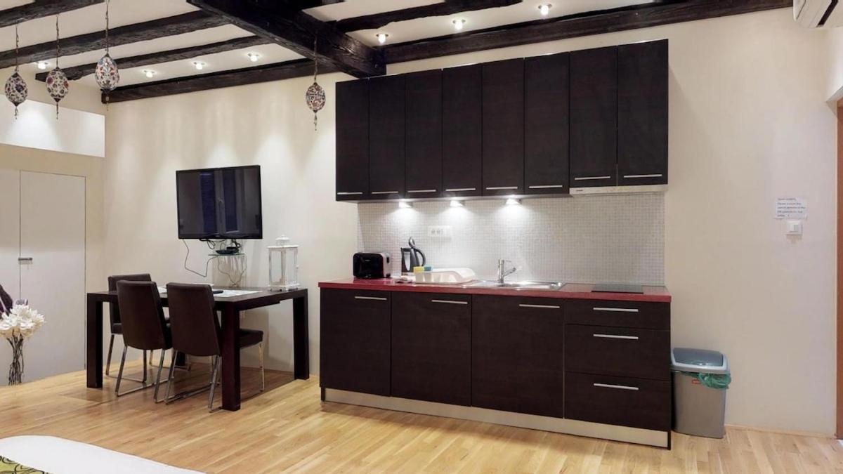 Diocletian Studio Apartments Split Bagian luar foto