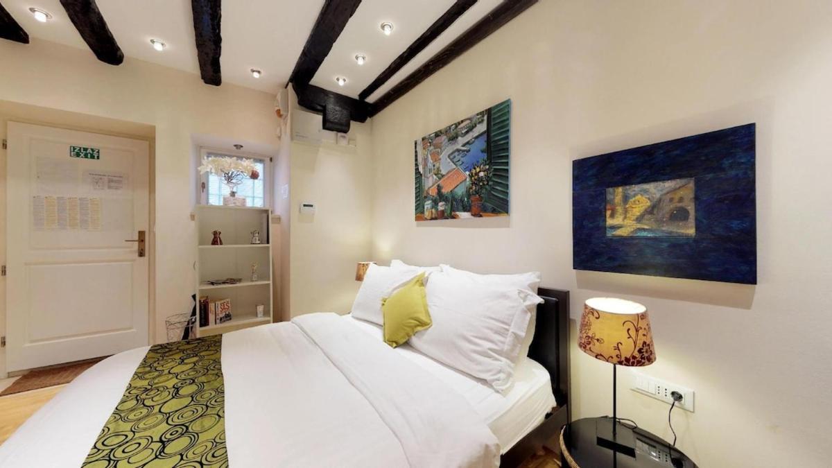 Diocletian Studio Apartments Split Bagian luar foto